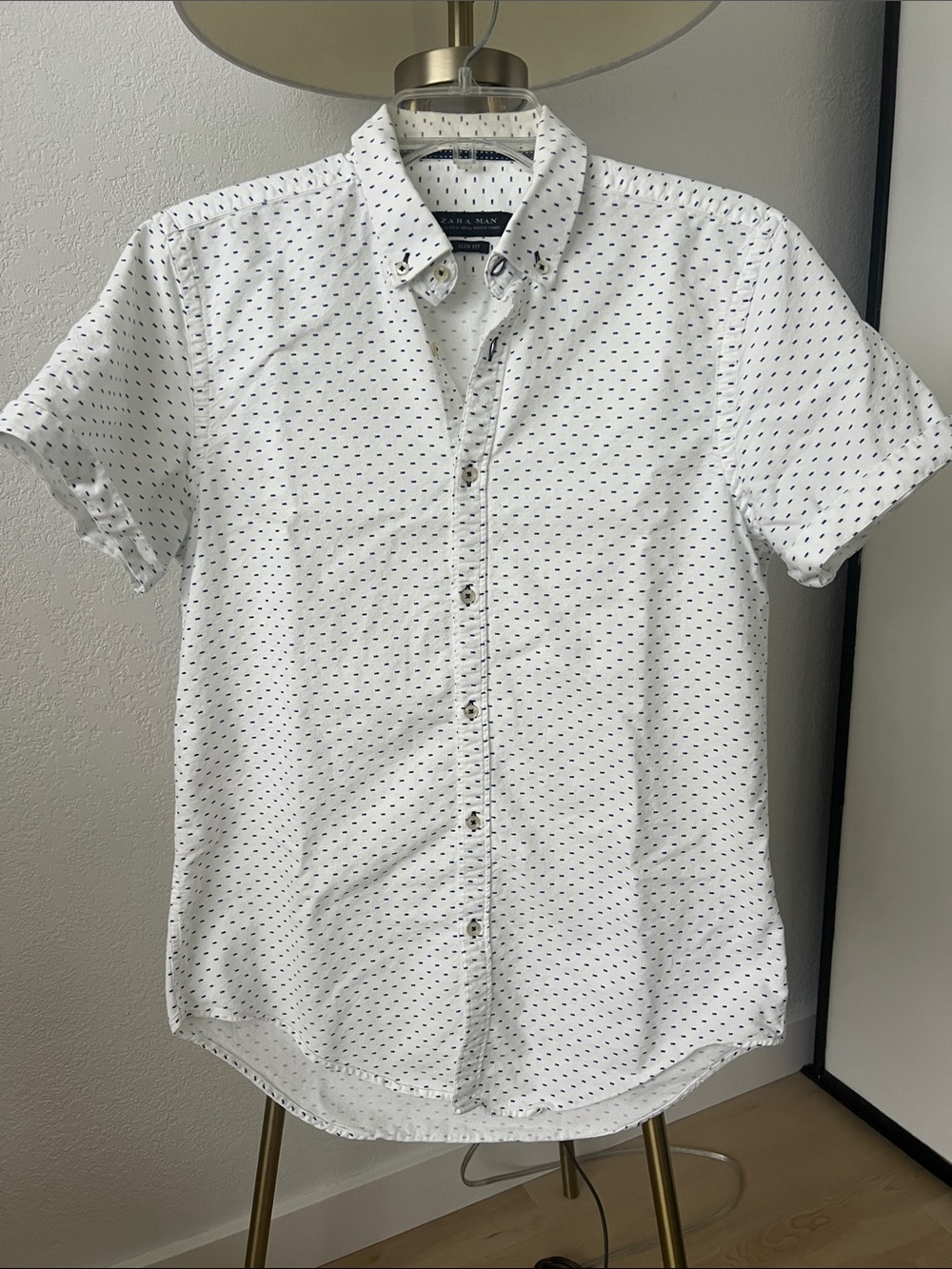 Zara White Short-Sleeve Button-Down with Navy Micro-fish pattern